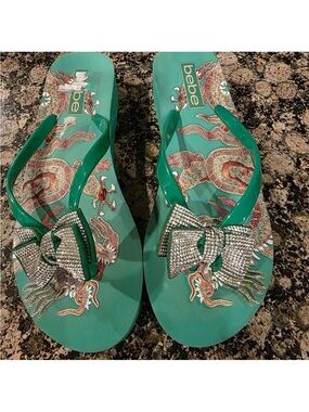 Bebe Y2K RARE Green platform rhinestone Embellished Flip Flops dragon 10